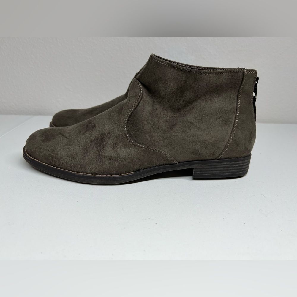 Suede NWOT boots size 43